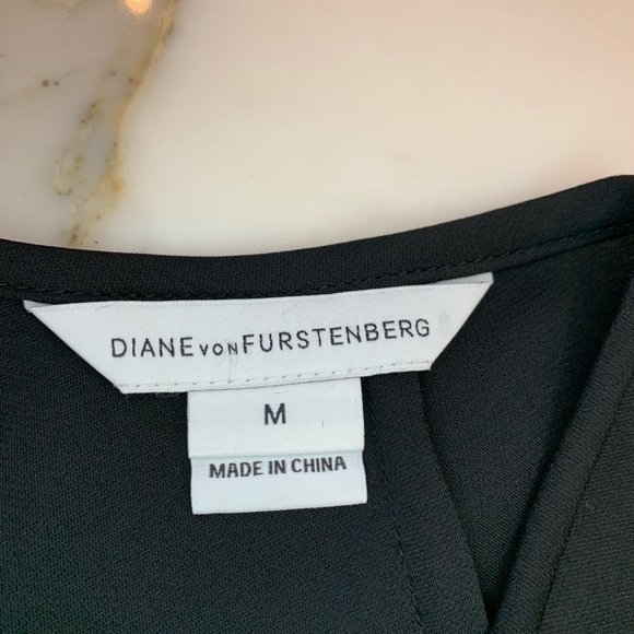 Navy💙 top by DVF size M - Picture 3 of 4